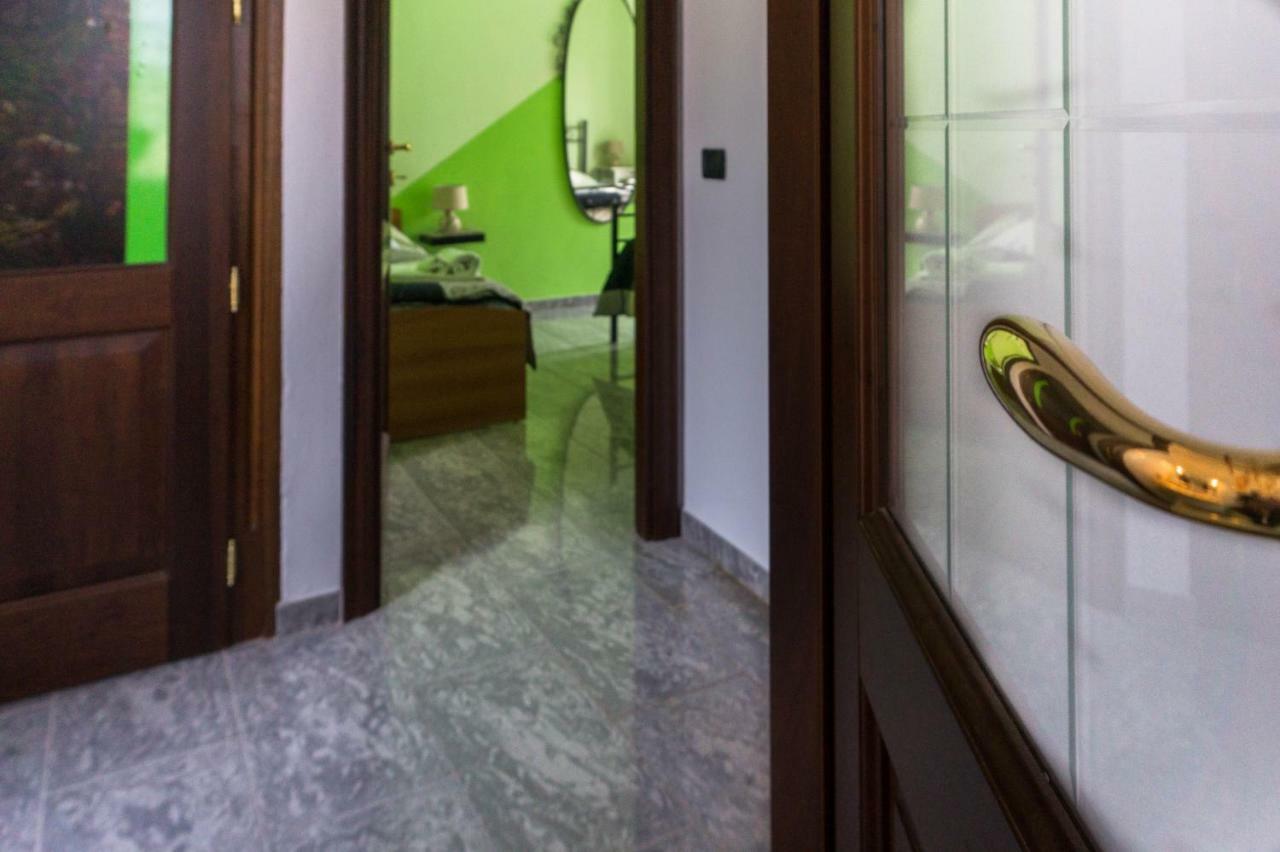 شقة Casa In Langa ألبا المظهر الخارجي الصورة